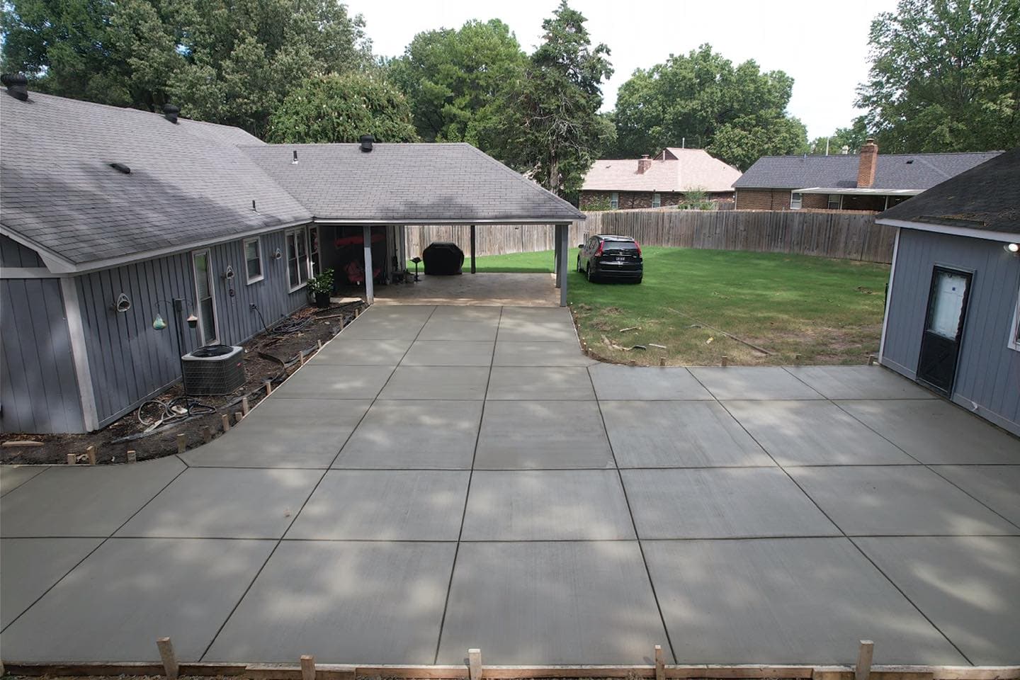 Stamped decorative concrete with custom patterns and colors